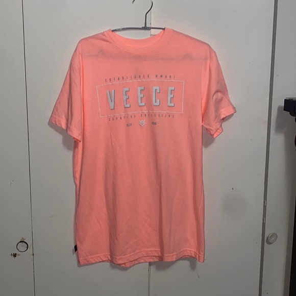 Veece T-Shirt - Picture 1 of 3